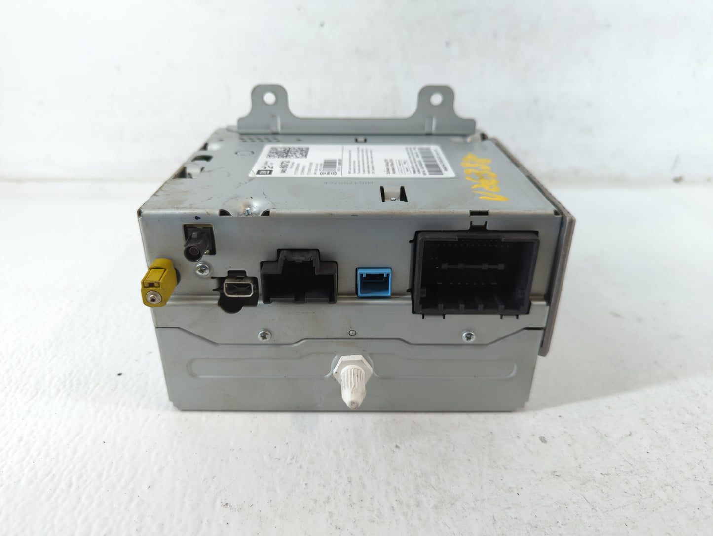 2016 Chevrolet Equinox Radio AM FM Cd Player Receiver Replacement P/N:84026072 Fits OEM Used Auto Parts - Oemusedautoparts1.