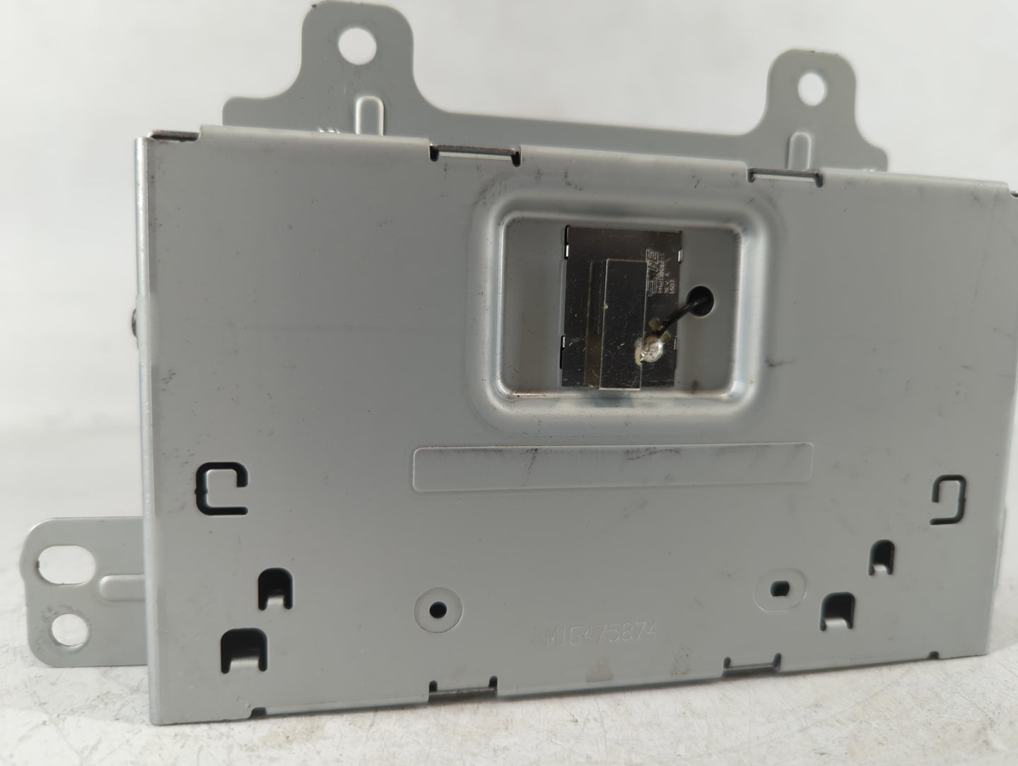 2016-2016 Chevrolet Equinox Am Fm Cd Player Radio Receiver - Oemusedautoparts1.com