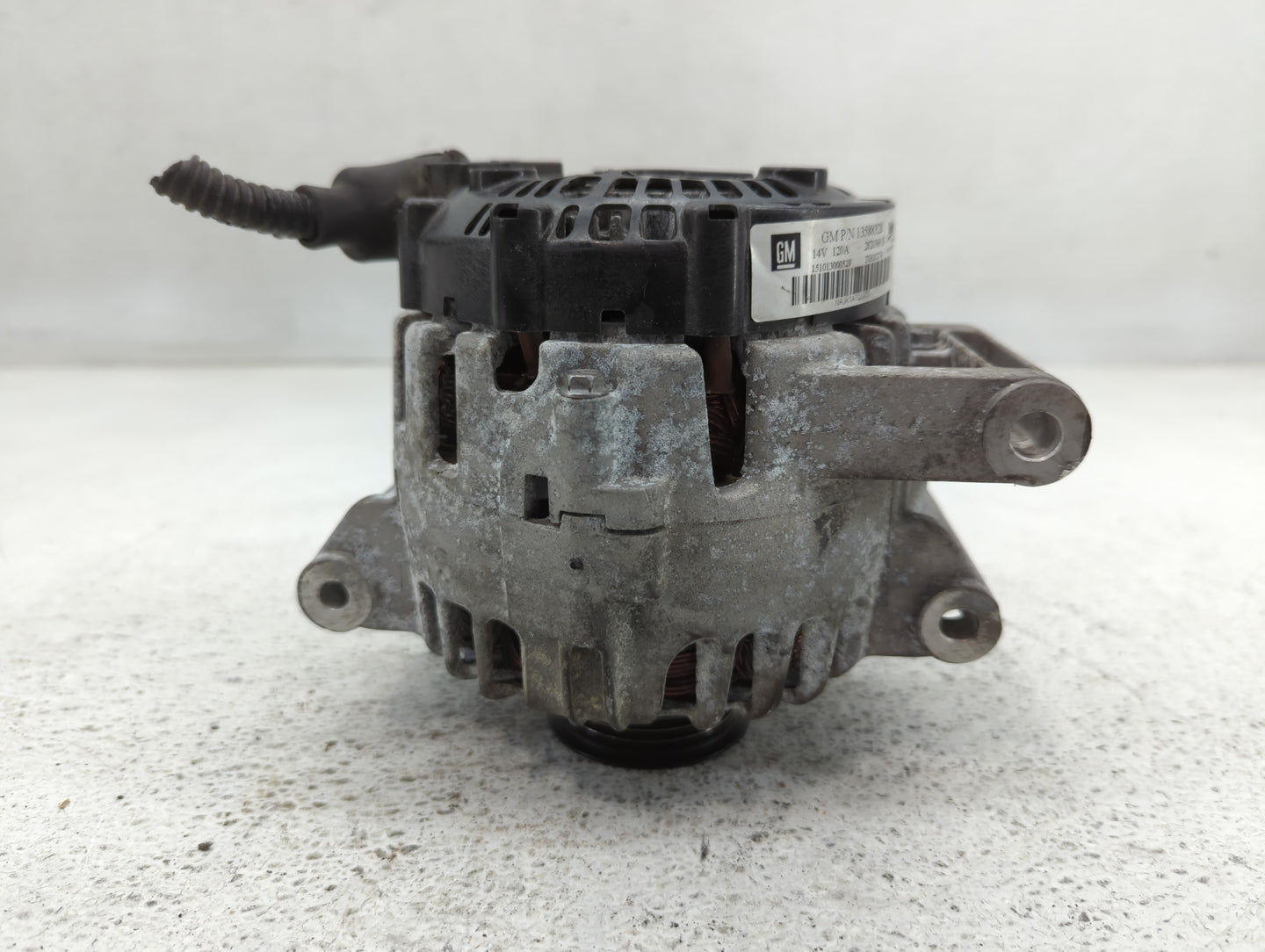 2010-2017 Chevrolet Equinox Alternator Replacement Generator Charging Assembly Engine OEM P/N:2620360 B 13588328 Fits OEM Us