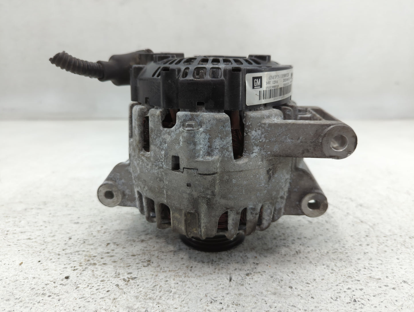 2010-2017 Chevrolet Equinox Alternator Replacement Generator Charging Assembly Engine OEM P/N:2620360 B 13588328 Fits OEM Us