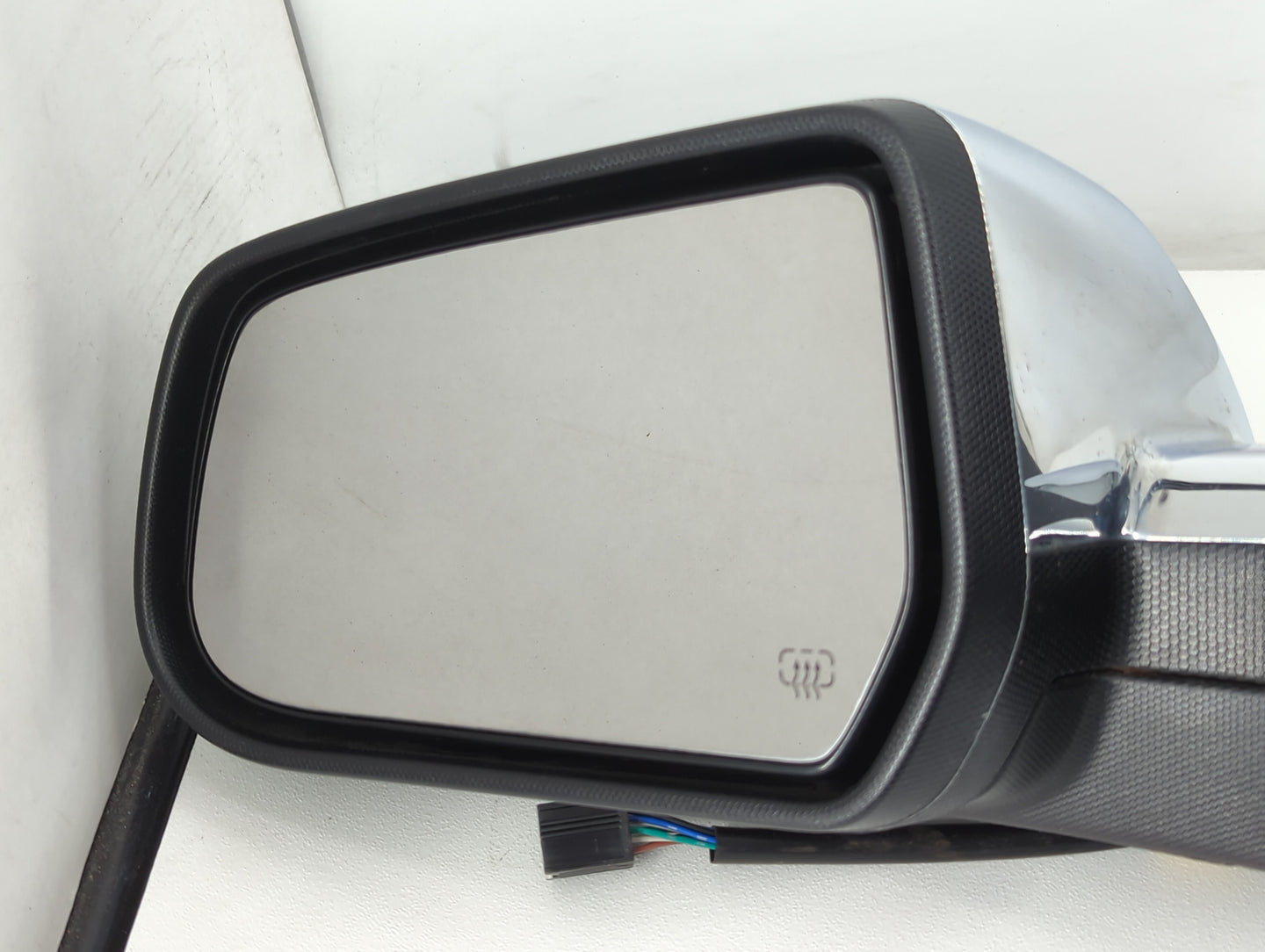 2015-2017 Chevrolet Equinox Driver Side View Mirror - Left Door Mirror OEM Used - Oemusedautoparts1.com