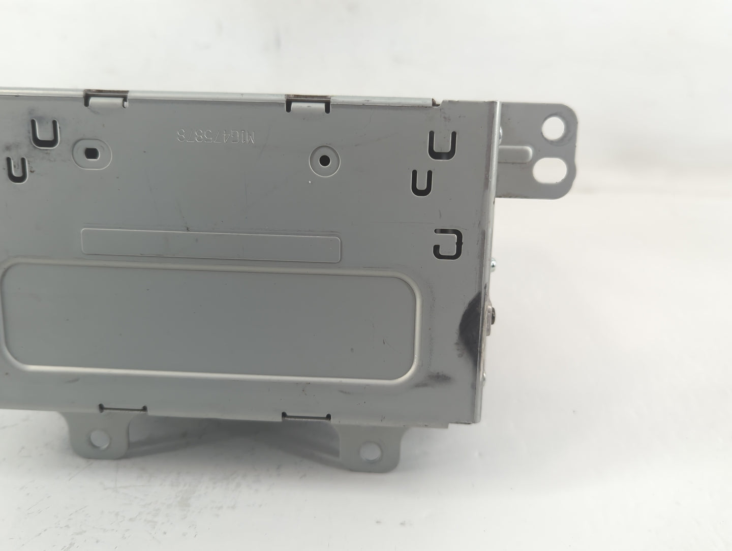 2016 Chevrolet Equinox Radio AM FM Cd Player Receiver Replacement P/N:23358860 Fits Fits 2015 OEM Used Auto Parts - Oemuseda