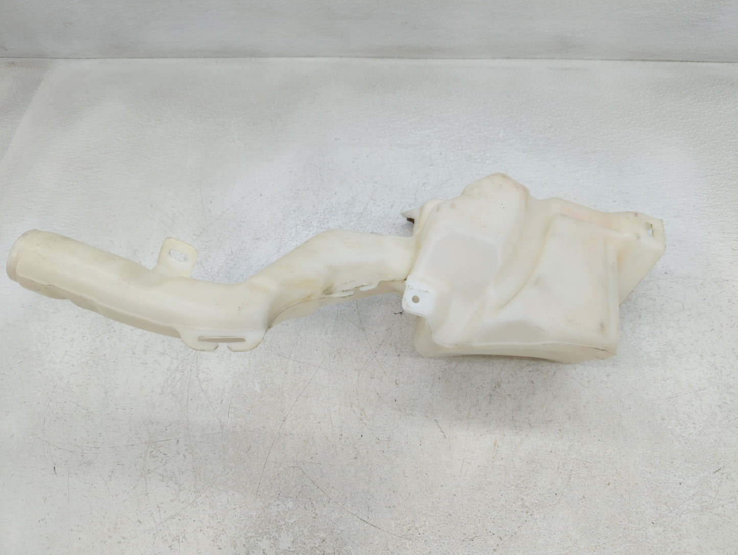 2010-2017 Chevrolet Equinox Windshield Washer Fluid Reservoir Bottle Oem - Oemusedautoparts1.com