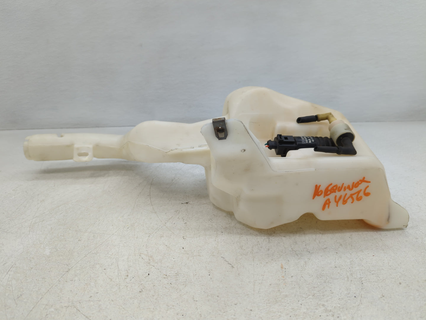 2010-2017 Chevrolet Equinox Windshield Washer Fluid Reservoir Bottle Oem - Oemusedautoparts1.com