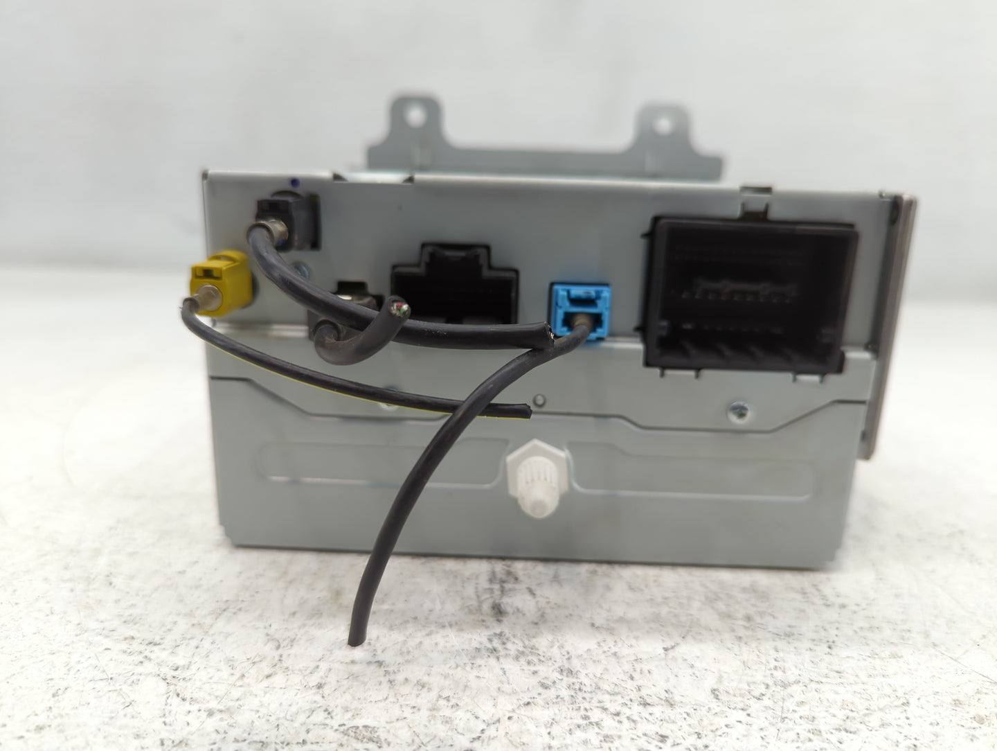 2016-2016 Chevrolet Equinox Am Fm Cd Player Radio Receiver - Oemusedautoparts1.com