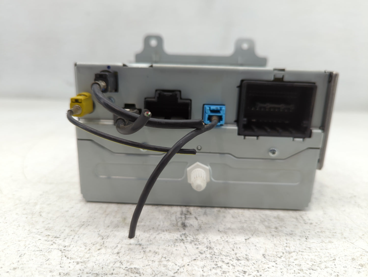 2016-2016 Chevrolet Equinox Am Fm Cd Player Radio Receiver - Oemusedautoparts1.com