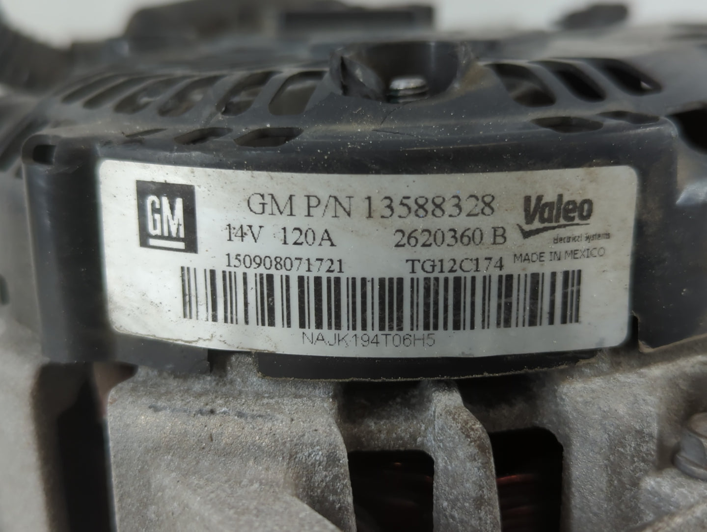 2010-2017 Chevrolet Equinox Alternator Replacement Generator Charging Assembly Engine OEM P/N:2620360 B 13588328 Fits OEM Us
