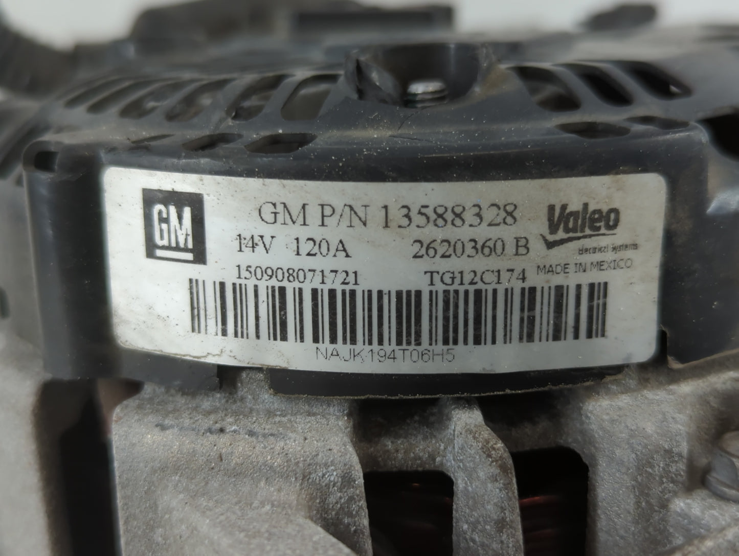 2010-2017 Chevrolet Equinox Alternator Replacement Generator Charging Assembly Engine OEM P/N:2620360 B 13588328 Fits OEM Us