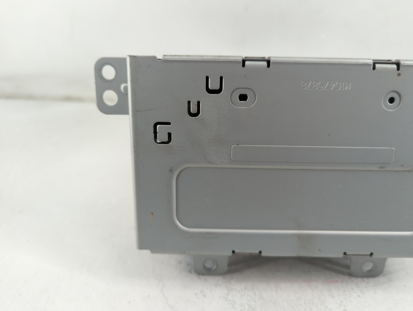 2016 Chevrolet Equinox Radio AM FM Cd Player Receiver Replacement P/N:84026072 Fits OEM Used Auto Parts - Oemusedautoparts1.