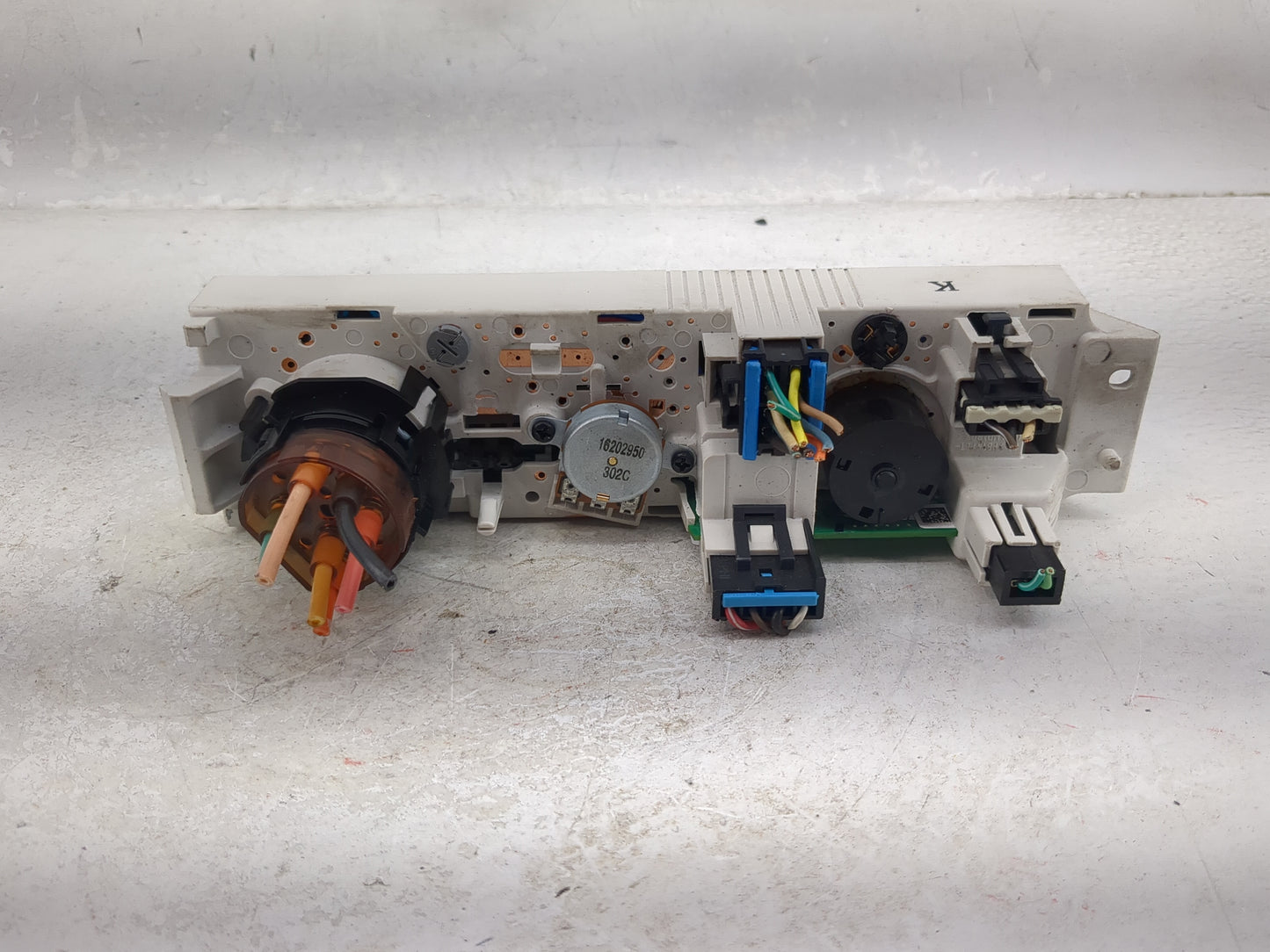 2008-2021 Chevrolet Express Climate Control Module Temperature AC/Heater Replacement P/N:16202850 Fits OEM Used Auto Parts -