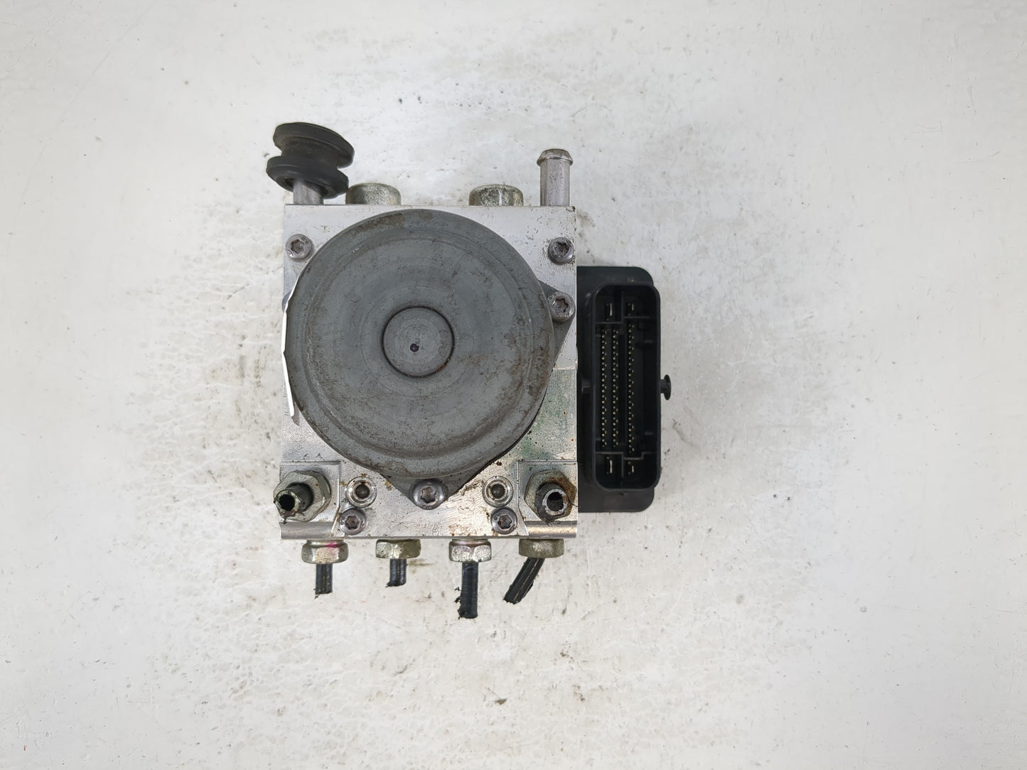2014-2016 Chevrolet Impala ABS Pump Control Module Replacement P/N:23234101 Fits Fits 2014 2015 2016 OEM Used Auto Parts - O