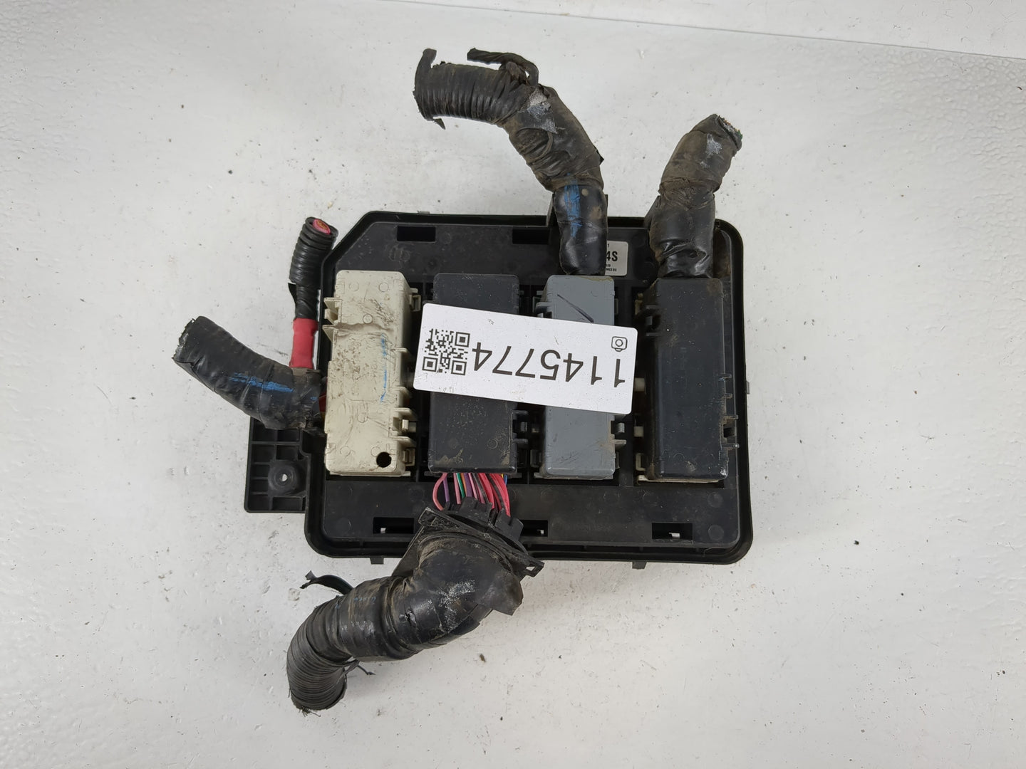 2012-2016 Chevrolet Impala Fusebox Fuse Box Panel Relay Module P/N:13786621-03 Fits Fits 2012 2013 2014 2015 2016 OEM Used A