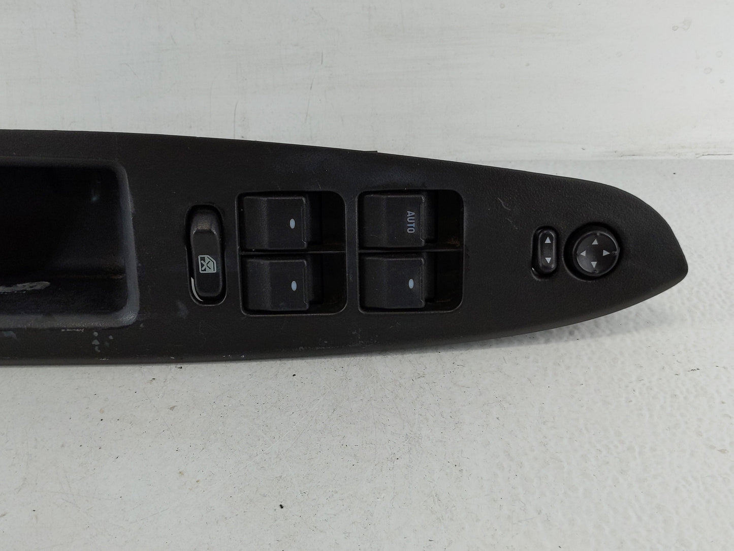2009-2016 Chevrolet Impala Master Power Window Switch Replacement Driver Side Left P/N:2582893 Fits OEM Used Auto Parts - Oe
