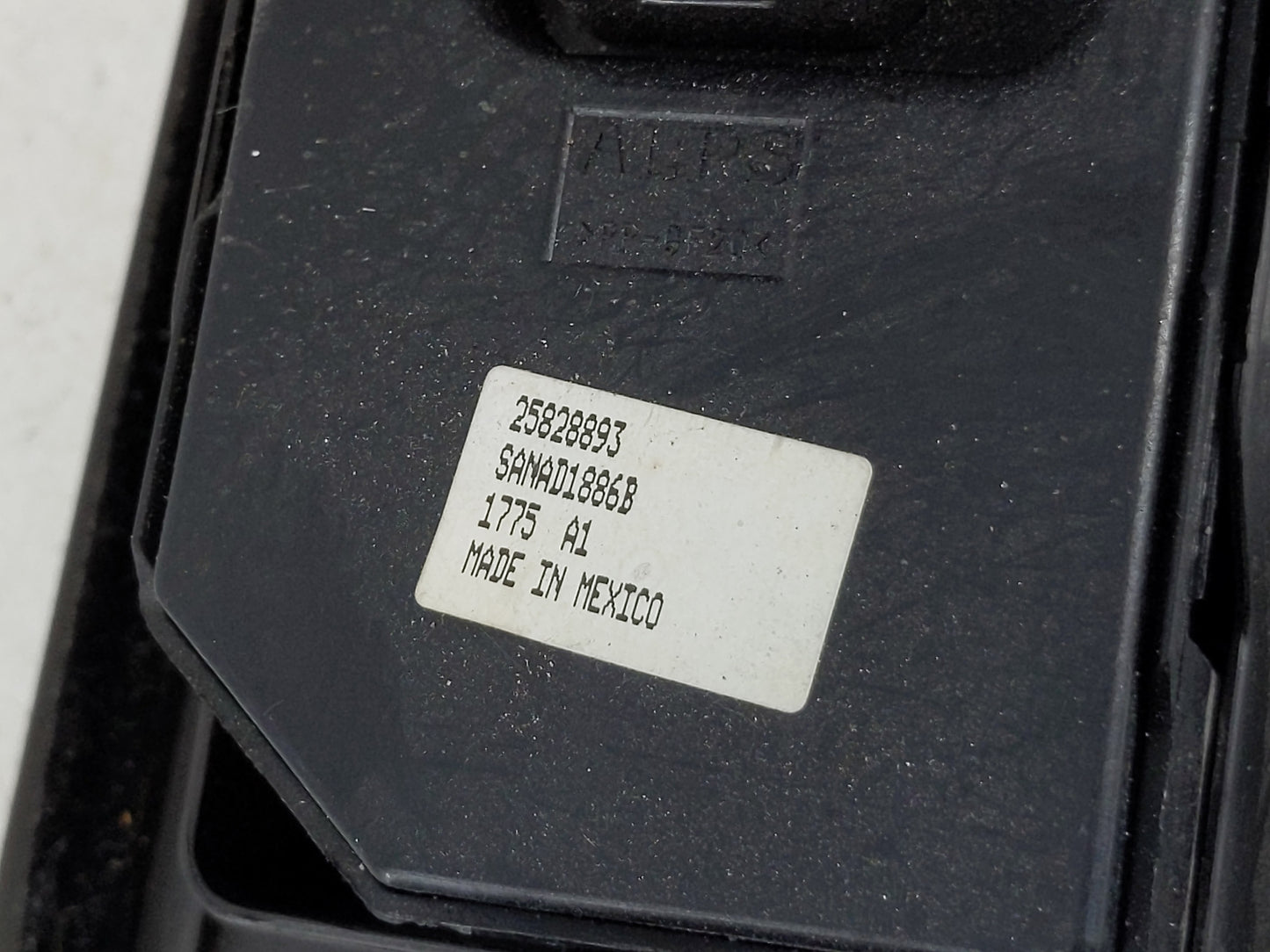 2009-2016 Chevrolet Impala Master Power Window Switch Replacement Driver Side Left P/N:2582893 Fits OEM Used Auto Parts - Oe
