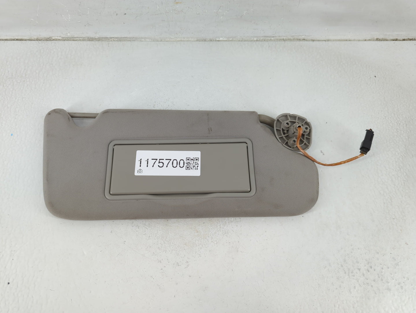 2006-2016 Chevrolet Impala Sun Visor Shade Replacement Passenger Right Mirror Fits OEM Used Auto Parts - Oemusedautoparts1.c