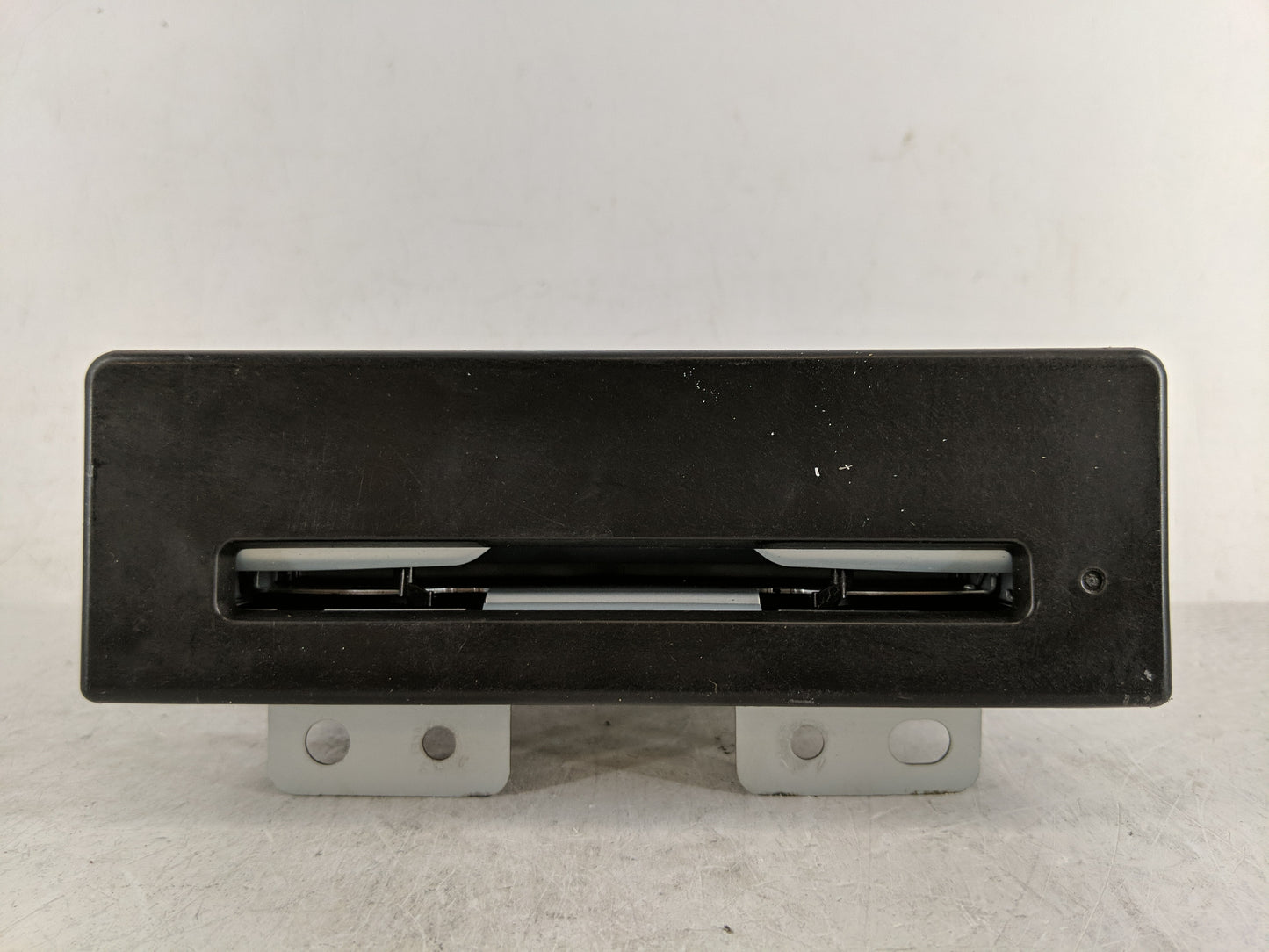2016 Chevrolet Impala Radio AM FM Cd Player Receiver Replacement P/N:13594480 Fits OEM Used Auto Parts - Oemusedautoparts1.c