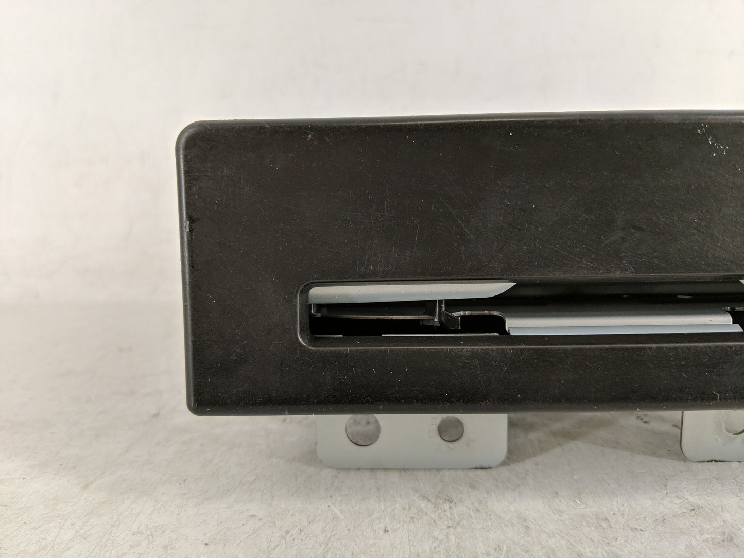 2016 Chevrolet Impala Radio AM FM Cd Player Receiver Replacement P/N:13594480 Fits OEM Used Auto Parts - Oemusedautoparts1.c