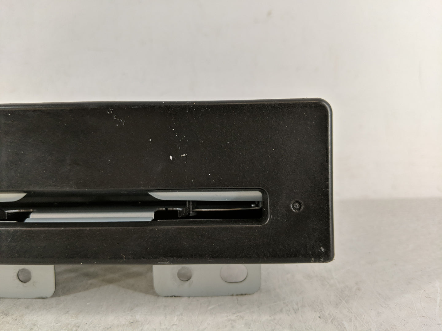 2016 Chevrolet Impala Radio AM FM Cd Player Receiver Replacement P/N:13594480 Fits OEM Used Auto Parts - Oemusedautoparts1.c
