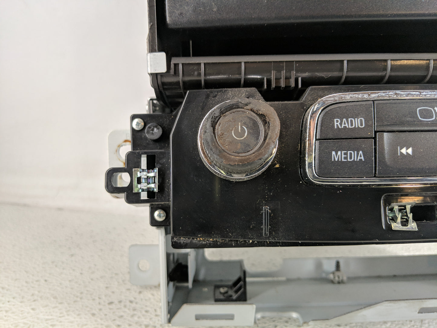 2016 Chevrolet Impala Radio AM FM Cd Player Receiver Replacement Fits OEM Used Auto Parts - Oemusedautoparts1.com