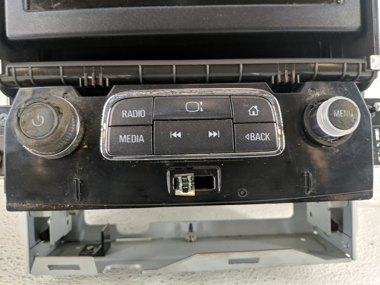 2016 Chevrolet Impala Radio AM FM Cd Player Receiver Replacement Fits OEM Used Auto Parts - Oemusedautoparts1.com