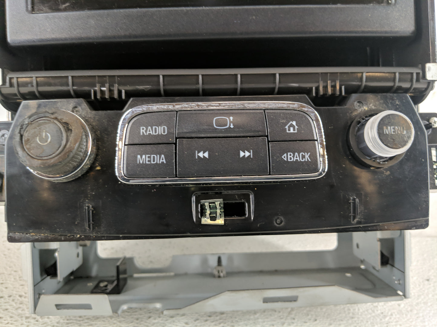 2016 Chevrolet Impala Radio AM FM Cd Player Receiver Replacement Fits OEM Used Auto Parts - Oemusedautoparts1.com