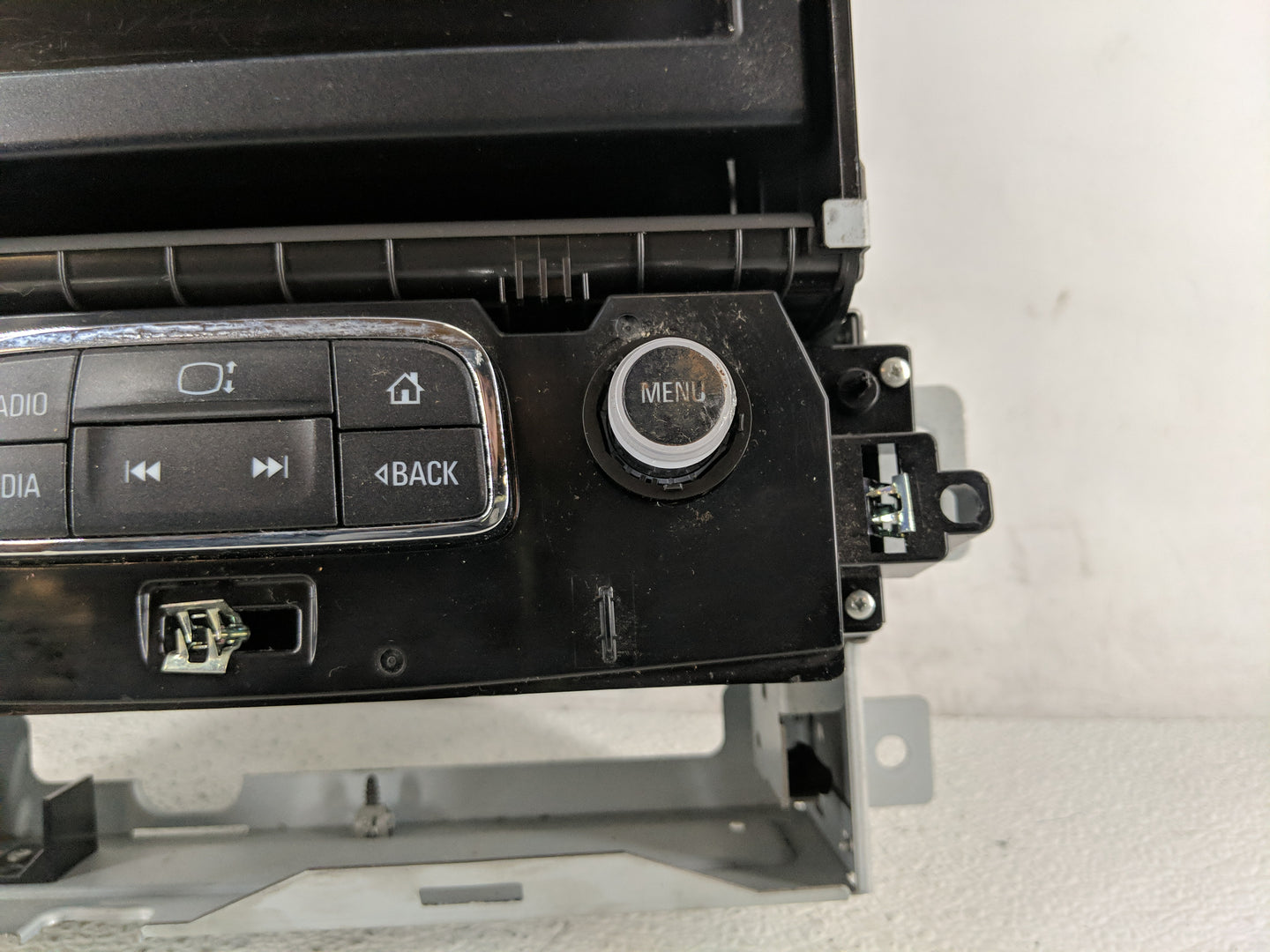 2016 Chevrolet Impala Radio AM FM Cd Player Receiver Replacement Fits OEM Used Auto Parts - Oemusedautoparts1.com