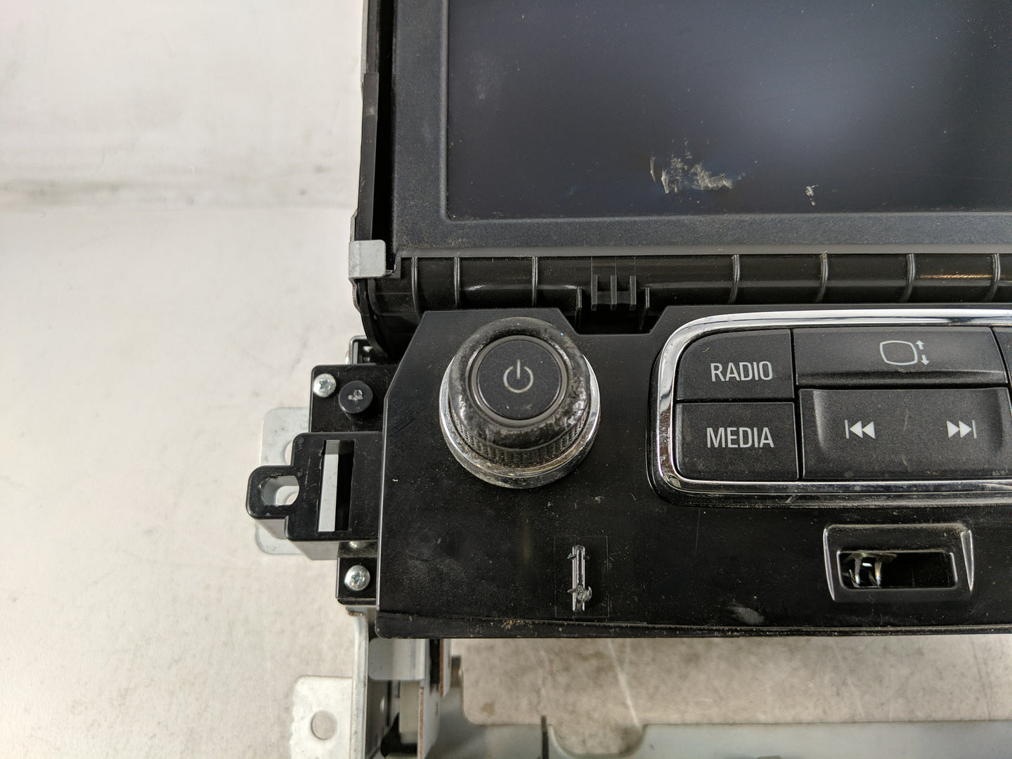 2016 Chevrolet Impala Radio AM FM Cd Player Receiver Replacement P/N:23399193 Fits OEM Used Auto Parts - Oemusedautoparts1.c