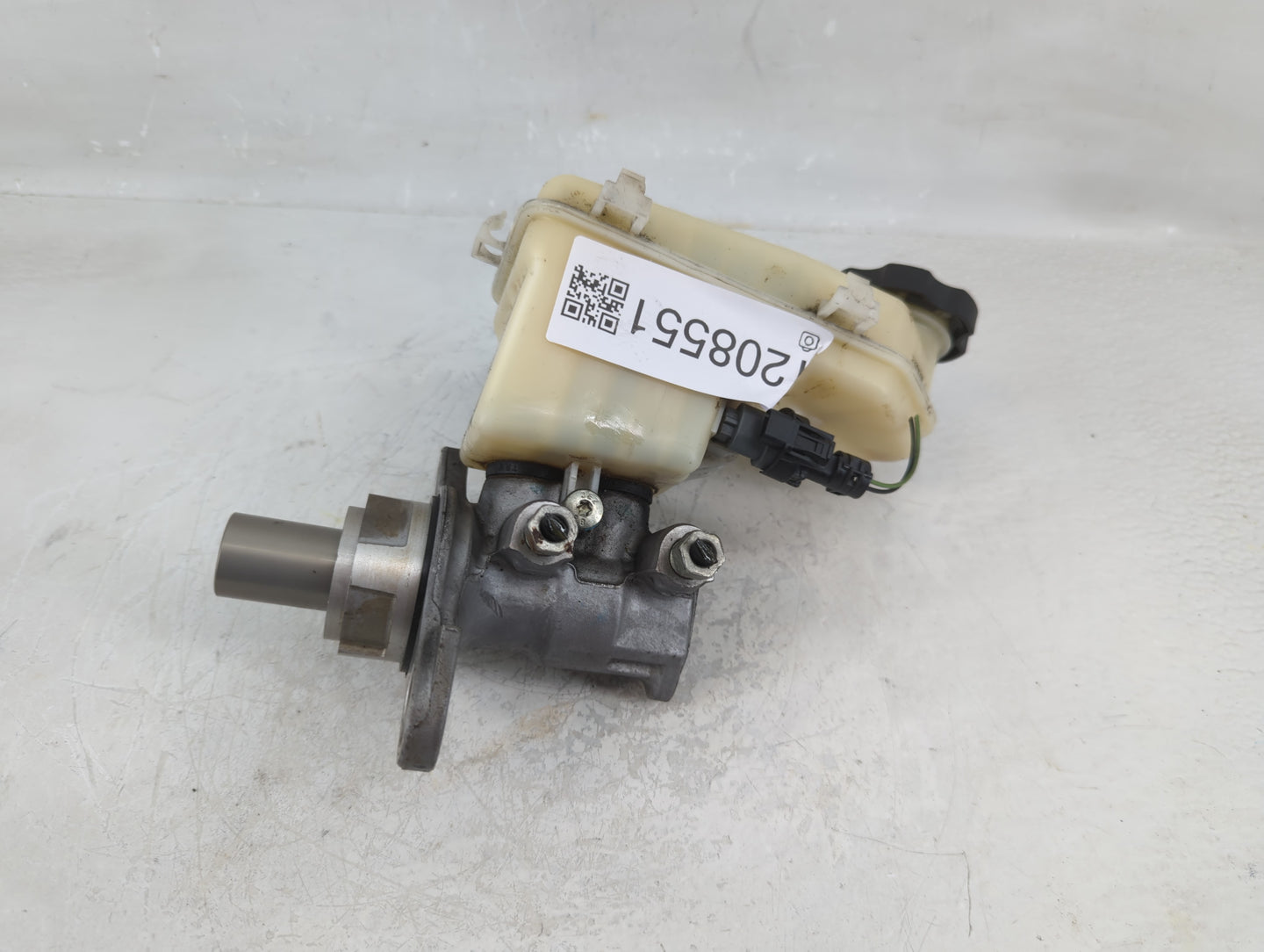 2014-2020 Chevrolet Impala Brake Master Cylinder - Oemusedautoparts1.com