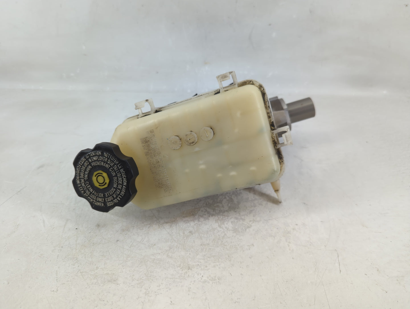 2014-2020 Chevrolet Impala Brake Master Cylinder - Oemusedautoparts1.com