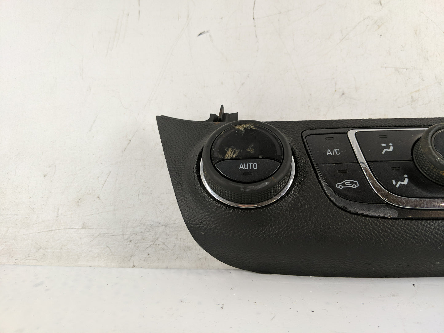 2014-2020 Chevrolet Impala Climate Control Module Temperature AC/Heater Replacement P/N:23453509 Fits OEM Used Auto Parts - 