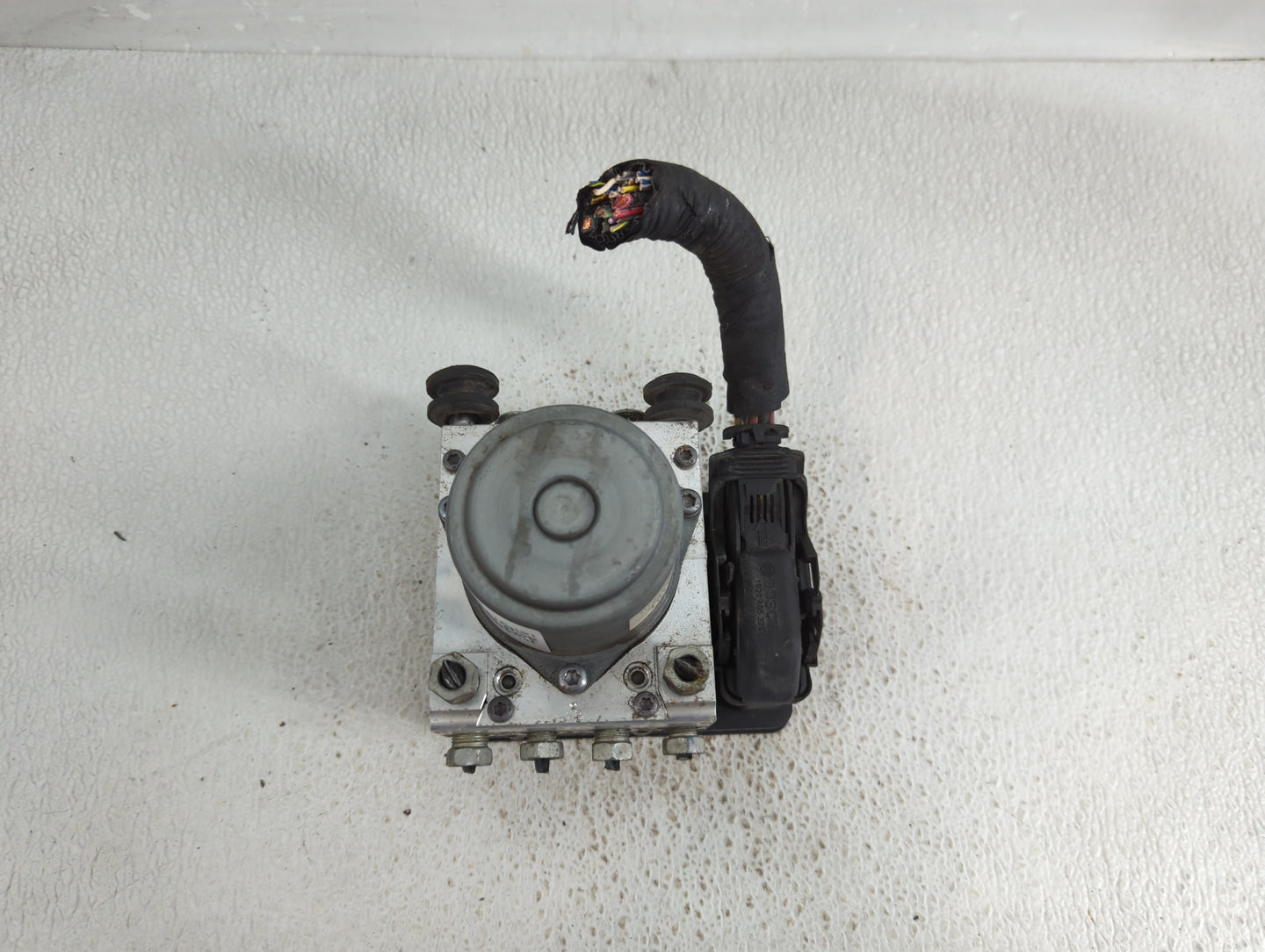 2014-2016 Chevrolet Impala ABS Pump Control Module Replacement P/N:23234098 Fits Fits 2014 2015 2016 OEM Used Auto Parts - O