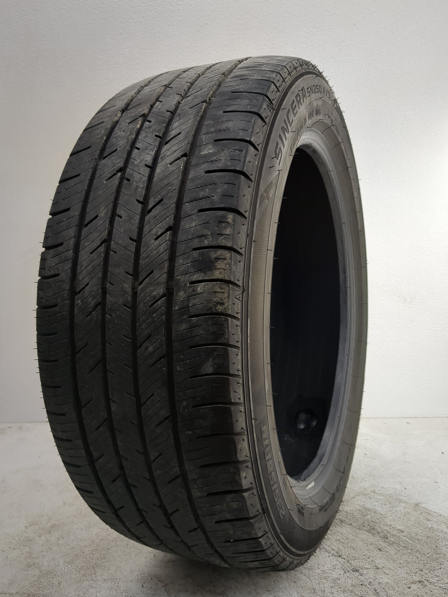 Used Tire 235/50R18 FALKEN SINCERA SN250 A/S 97V - Tread Depth 7.5/32 - Oemusedautoparts1.com