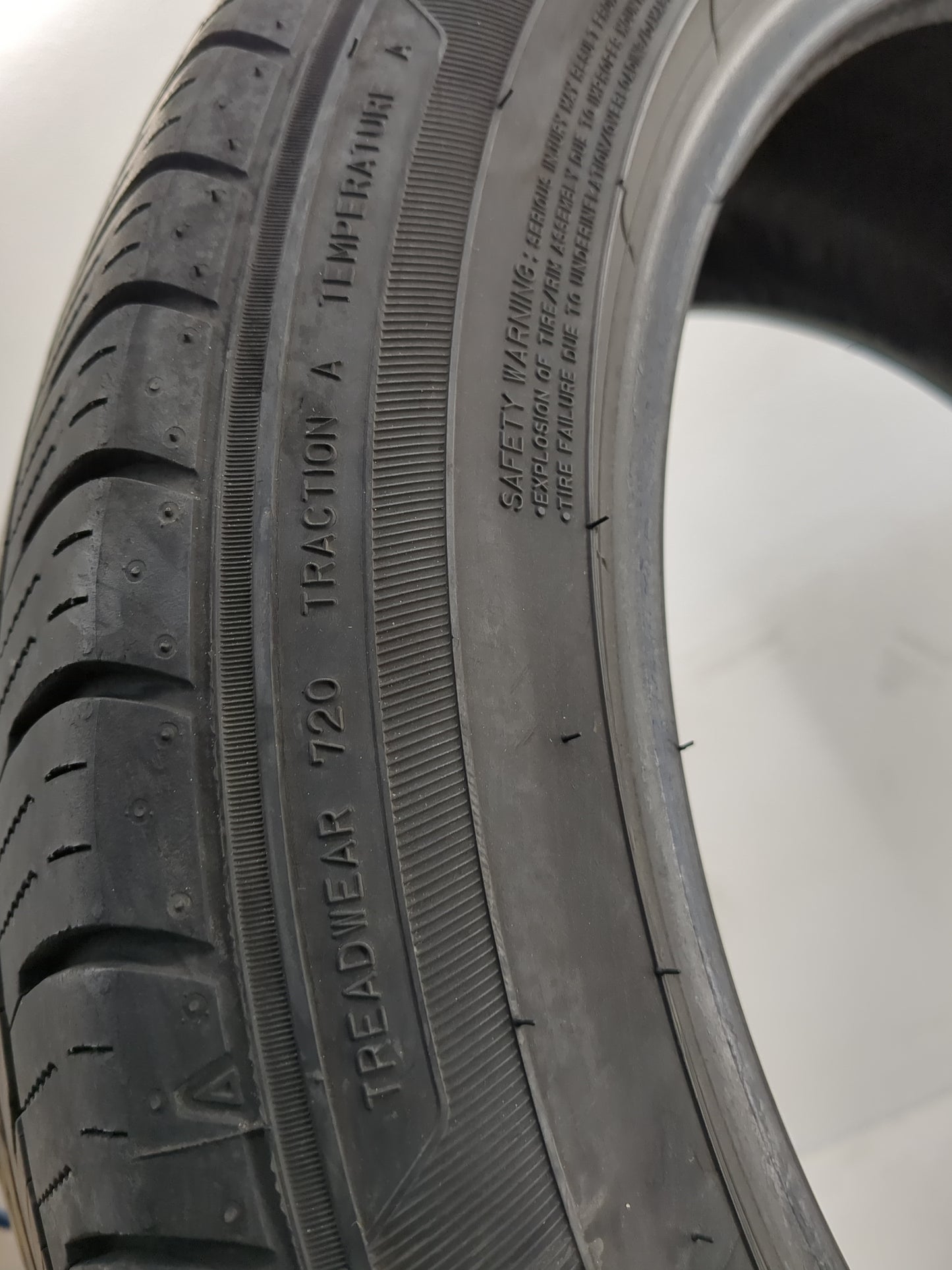 Used Tire 235/50R18 FALKEN SINCERA SN250 A/S 97V - Tread Depth 7.5/32 - Oemusedautoparts1.com