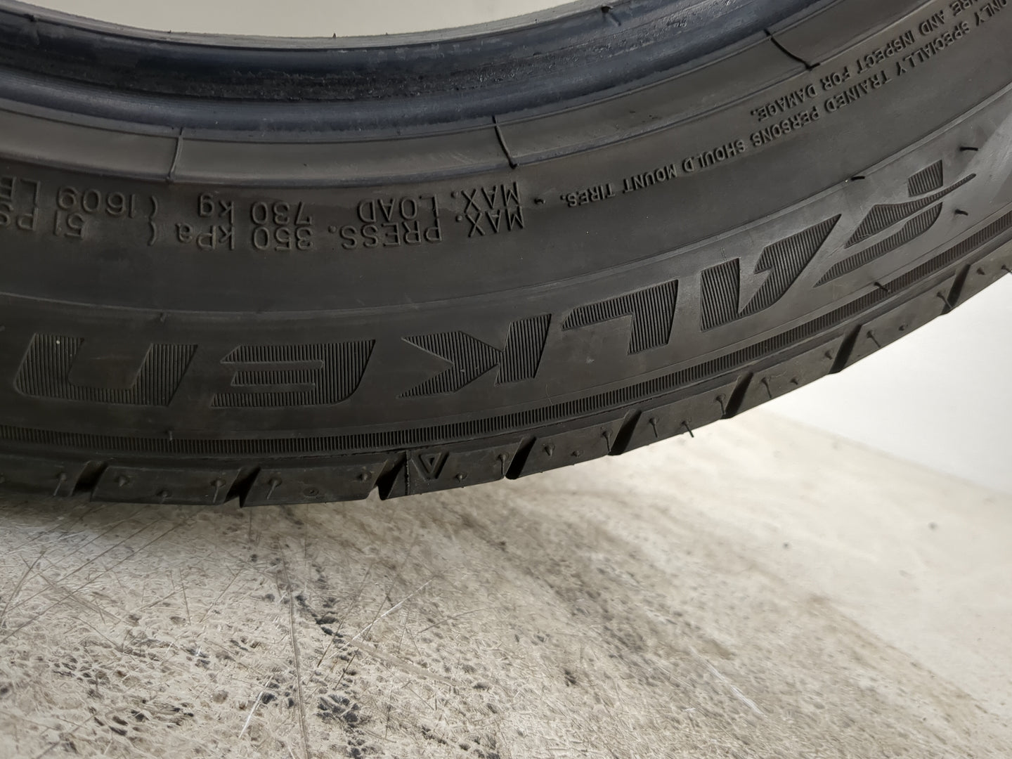 Used Tire 235/50R18 FALKEN SINCERA SN250 A/S 97V - Tread Depth 7.5/32 - Oemusedautoparts1.com