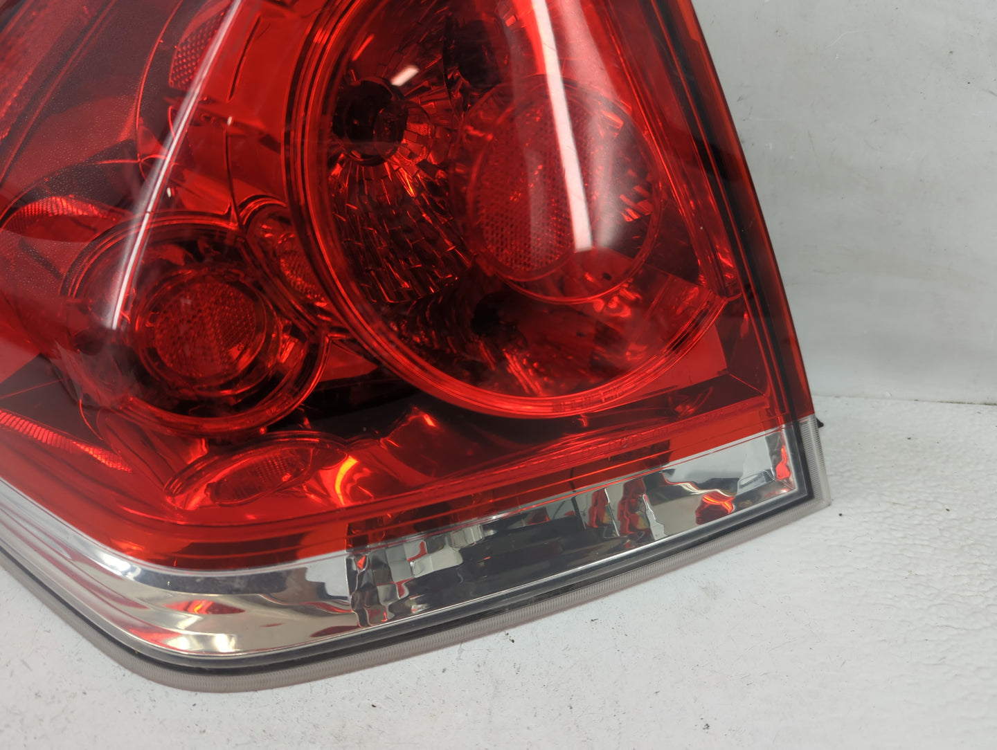 2006-2016 Chevrolet Impala Tail Light Assembly Driver Left OEM P/N:25880343 Fits OEM Used Auto Parts - Oemusedautoparts1.com