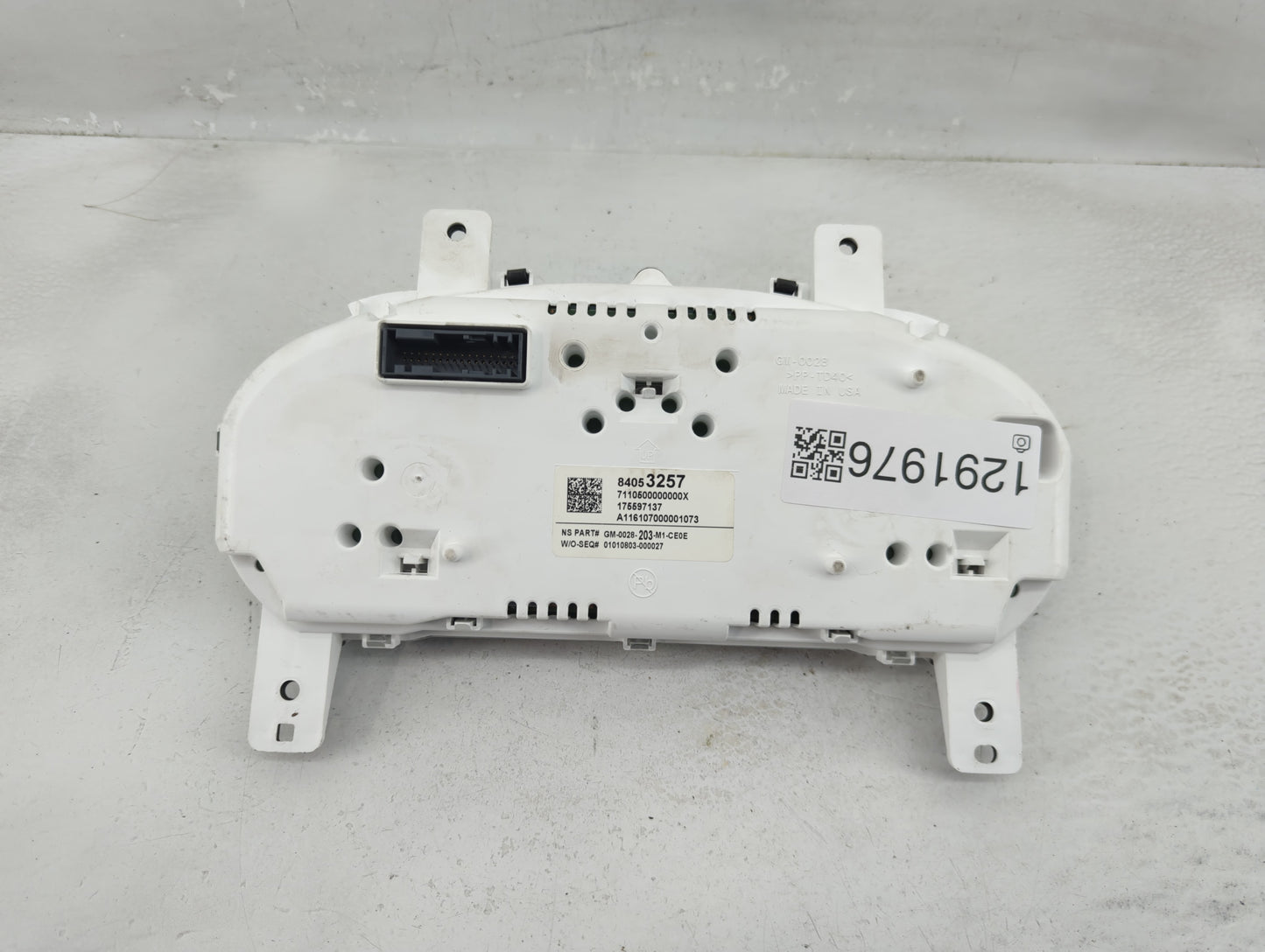 2016 Chevrolet Impala Instrument Cluster Speedometer Gauges P/N:84053257 Fits OEM Used Auto Parts - Oemusedautoparts1.com