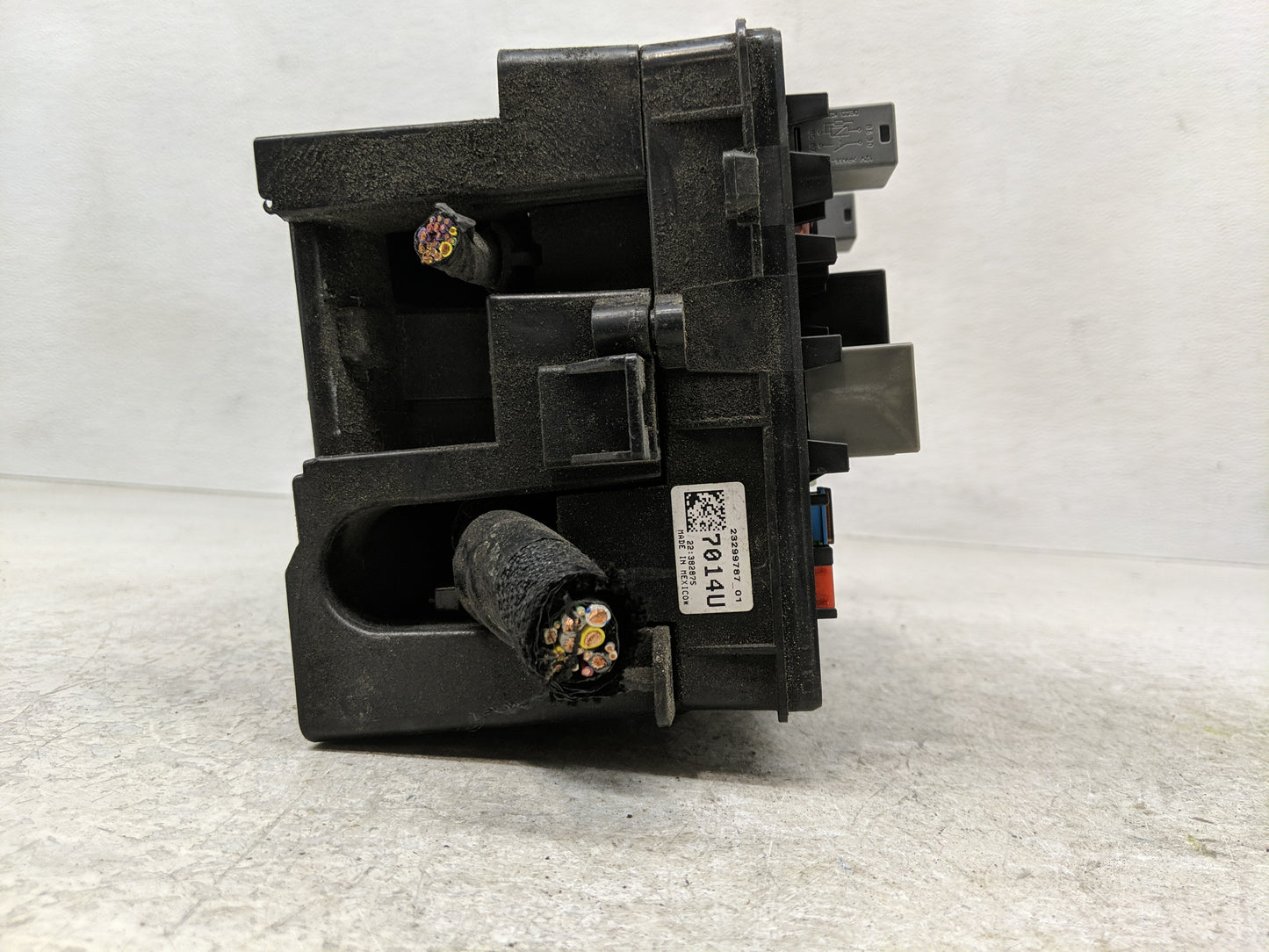 2016-2020 Chevrolet Impala Fusebox Fuse Box Panel Relay Module P/N:23299787 01 Fits Fits 2016 2017 2018 2019 2020 OEM Used A