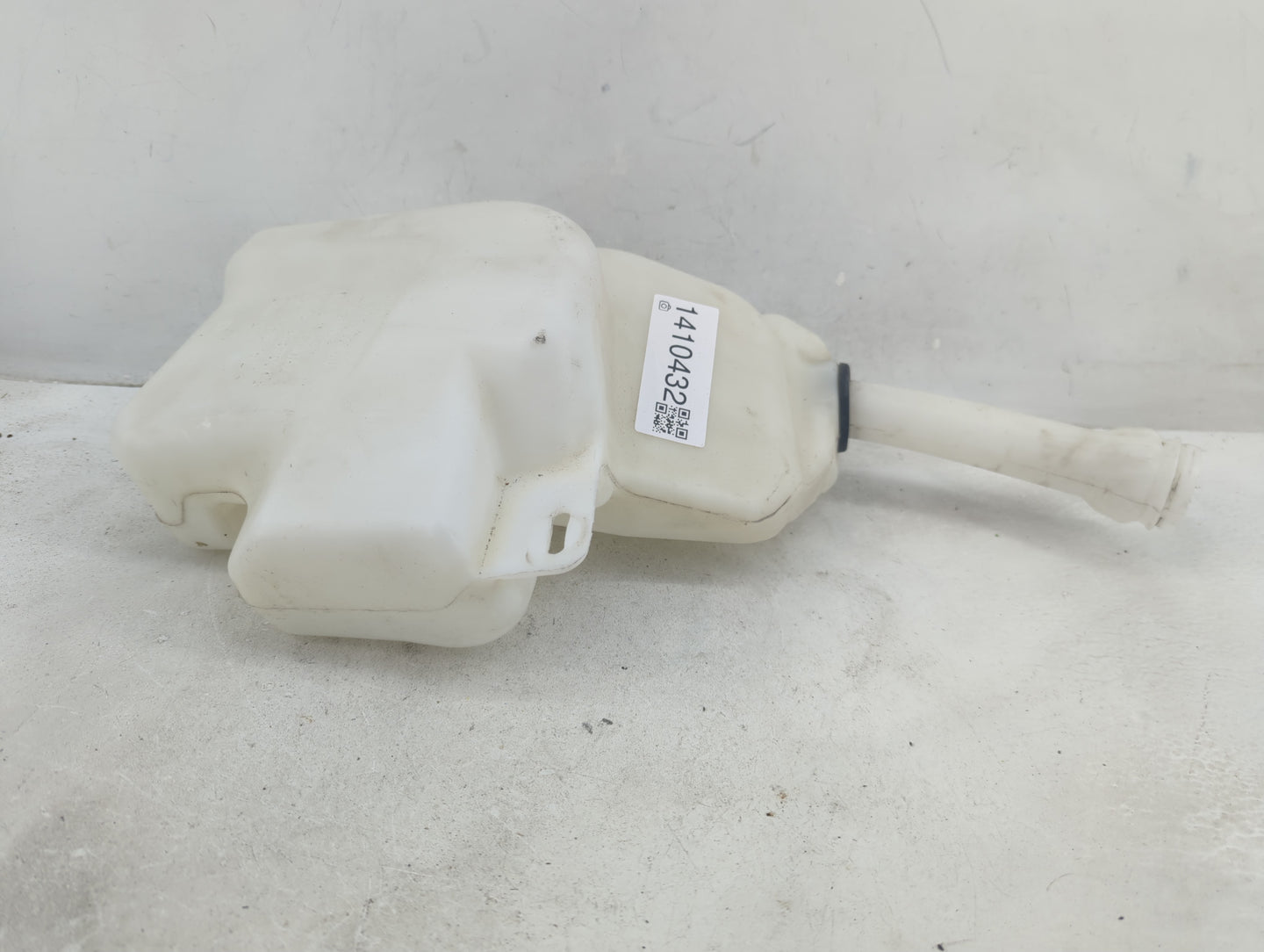 2014-2020 Chevrolet Impala Windshield Washer Fluid Reservoir Bottle Oem - Oemusedautoparts1.com