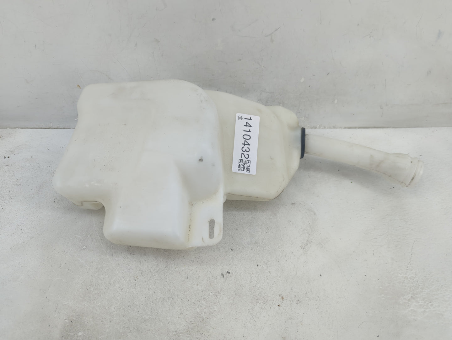 2014-2020 Chevrolet Impala Windshield Washer Fluid Reservoir Bottle Oem - Oemusedautoparts1.com