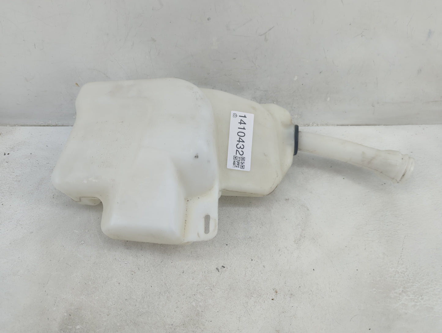 2014-2020 Chevrolet Impala Windshield Washer Fluid Reservoir Bottle Oem - Oemusedautoparts1.com