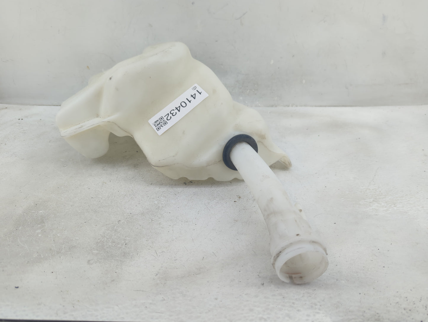 2014-2020 Chevrolet Impala Windshield Washer Fluid Reservoir Bottle Oem - Oemusedautoparts1.com