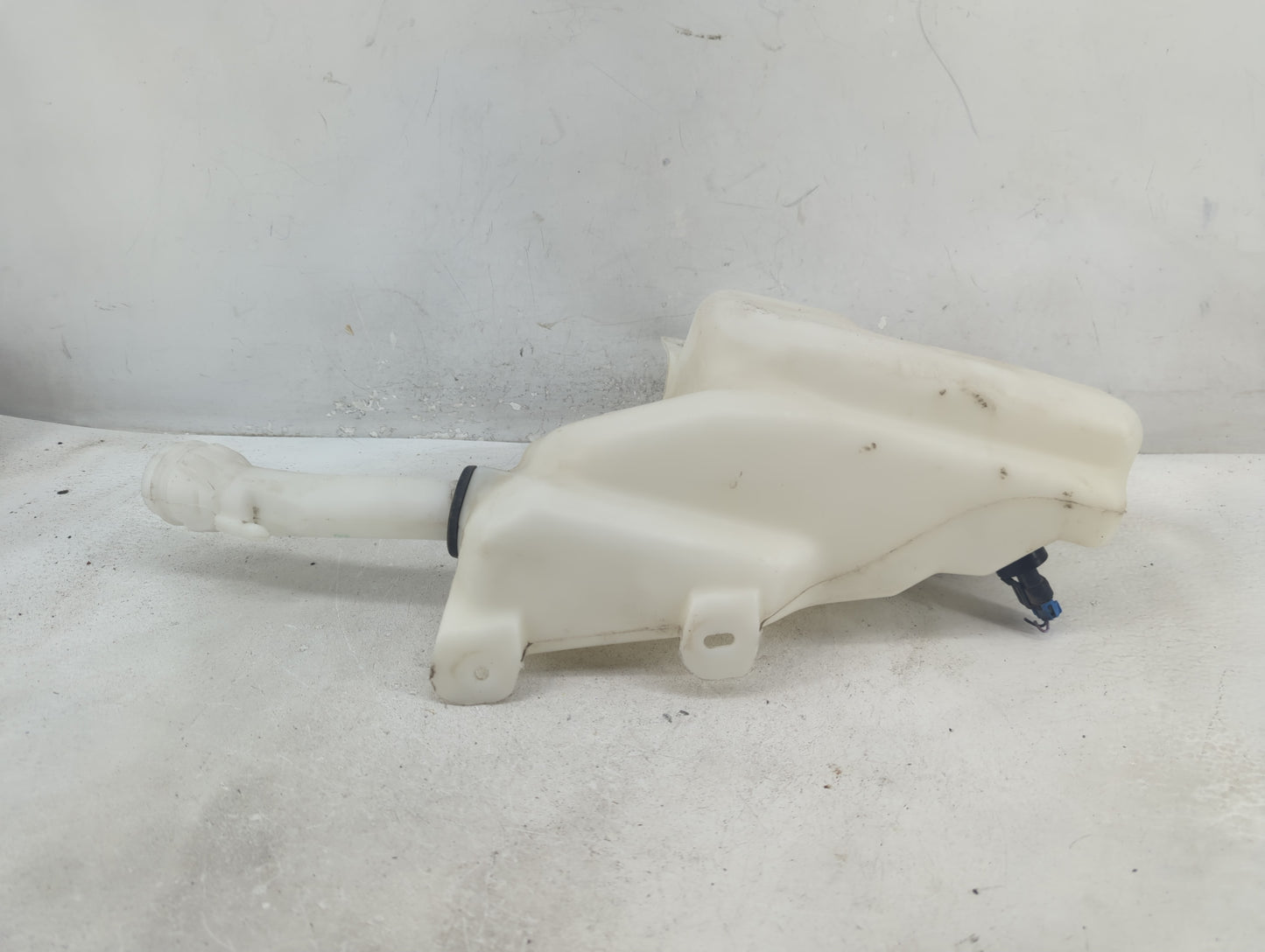 2014-2020 Chevrolet Impala Windshield Washer Fluid Reservoir Bottle Oem - Oemusedautoparts1.com