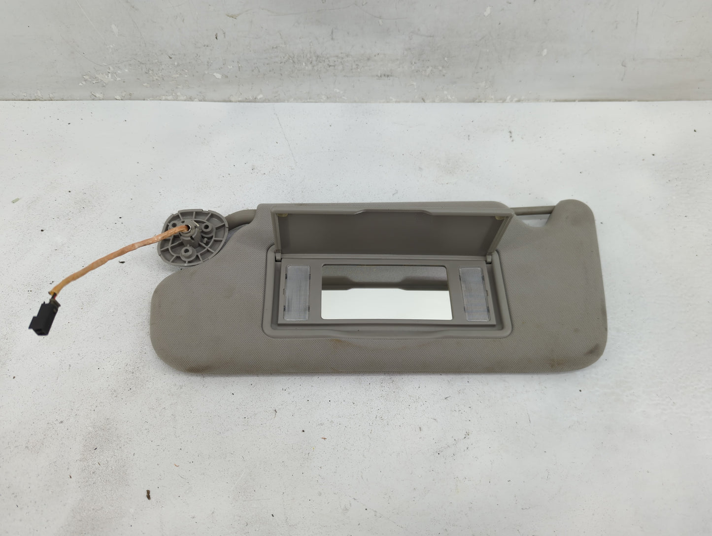 2006-2016 Chevrolet Impala Sun Visor Shade Replacement Passenger Right Mirror Fits OEM Used Auto Parts - Oemusedautoparts1.c