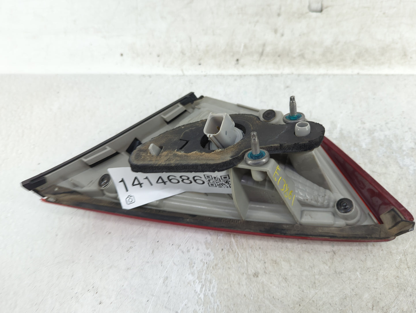 2014-2020 Chevrolet Impala Tail Light Assembly Driver Left OEM Fits Fits 2014 2015 2016 2017 2018 2019 2020 OEM Used Auto Pa