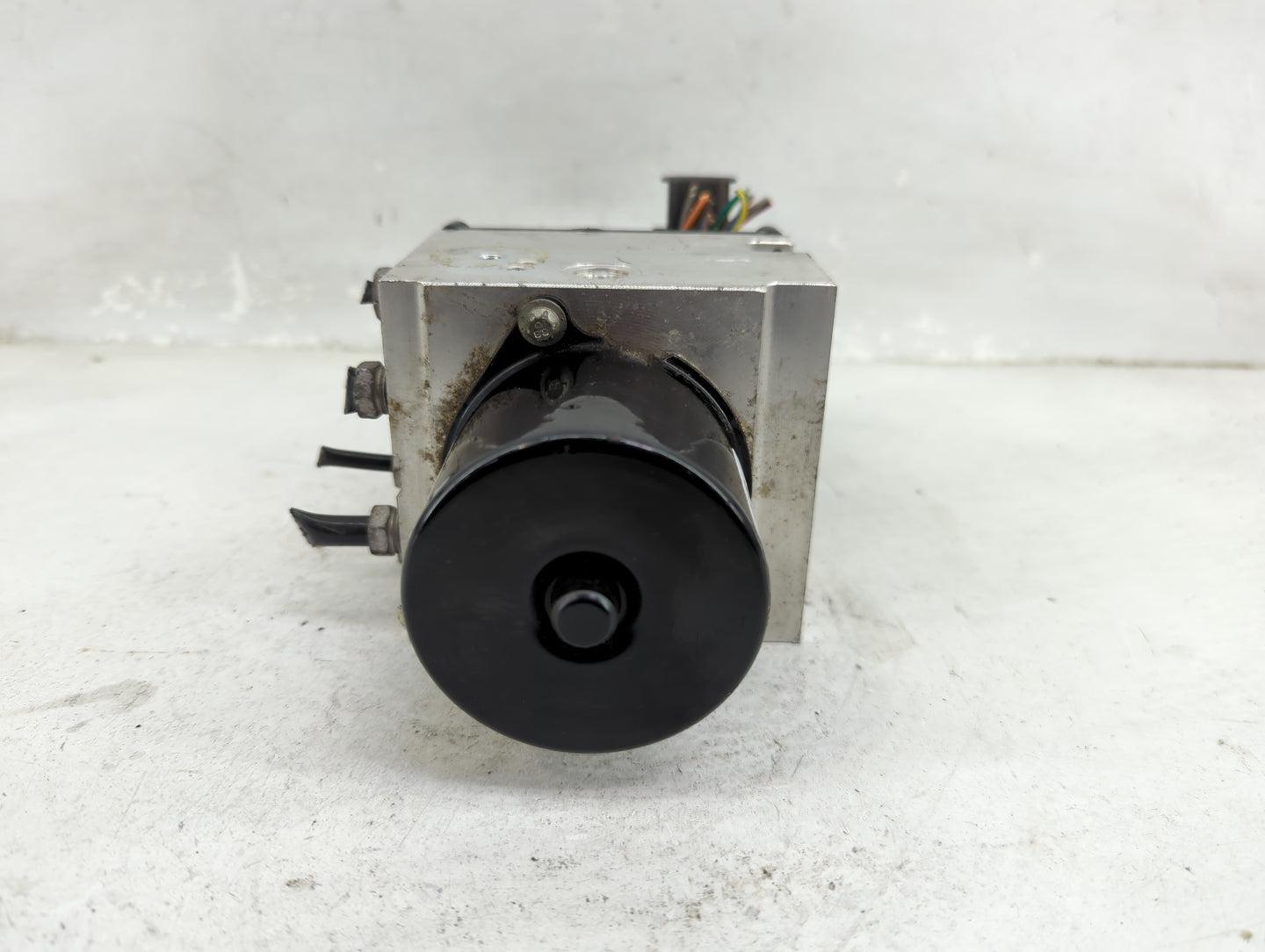 2014-2016 Chevrolet Impala ABS Pump Control Module Replacement P/N:22983473 Fits Fits 2014 2015 2016 OEM Used Auto Parts - O