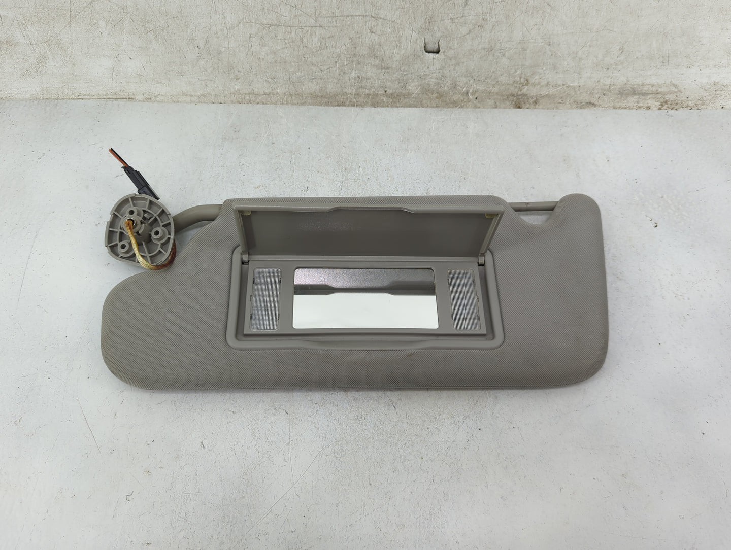 2006-2016 Chevrolet Impala Sun Visor Shade Replacement Driver Left Mirror Fits OEM Used Auto Parts - Oemusedautoparts1.com