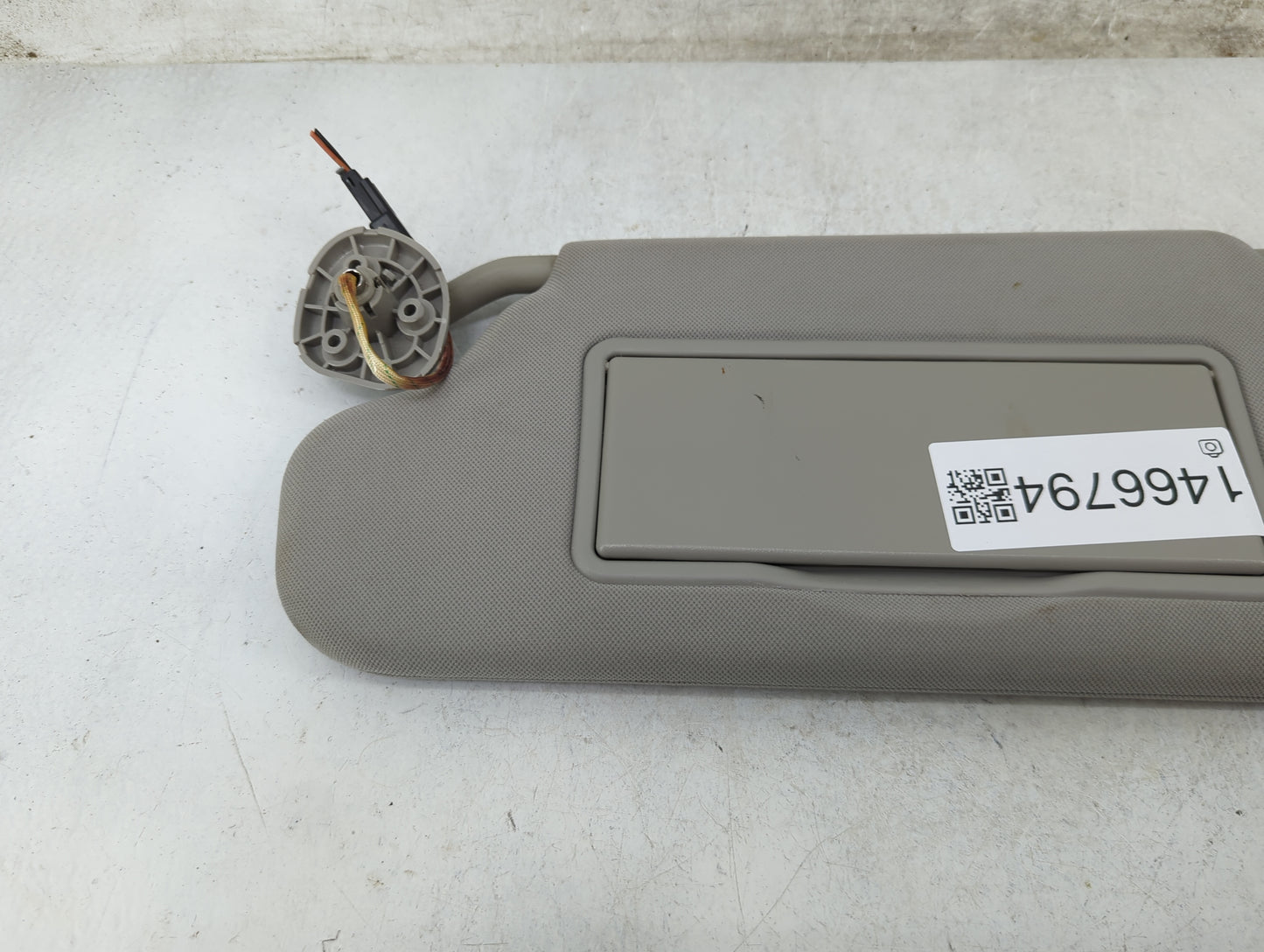 2006-2016 Chevrolet Impala Sun Visor Shade Replacement Driver Left Mirror Fits OEM Used Auto Parts - Oemusedautoparts1.com