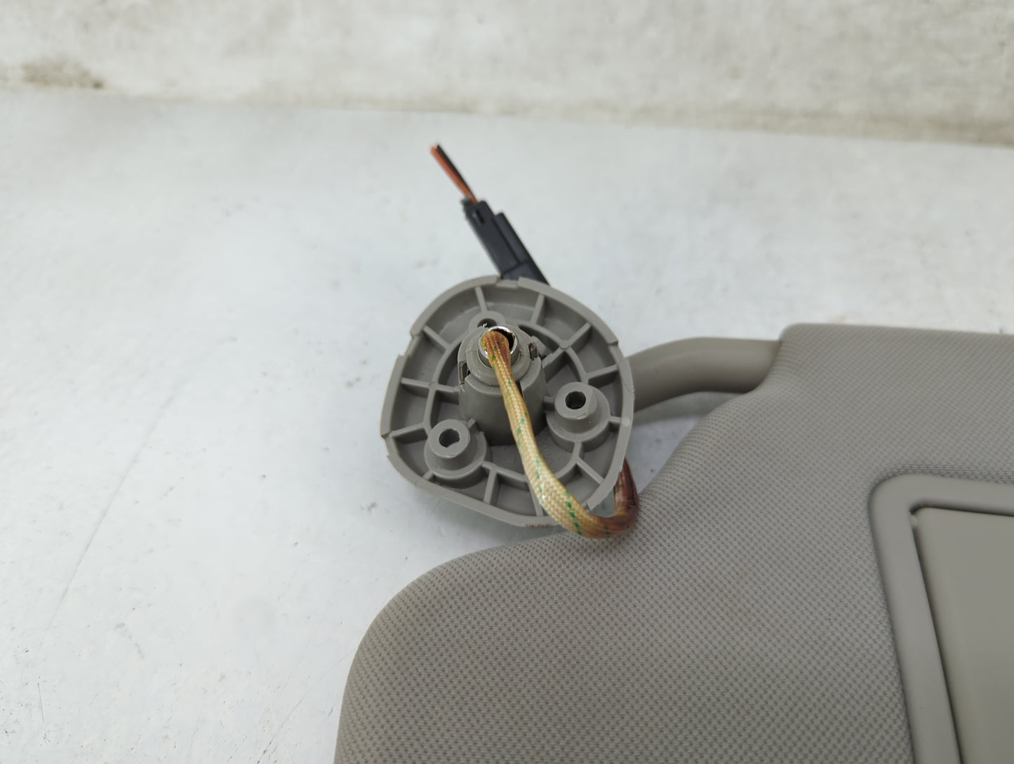 2006-2016 Chevrolet Impala Sun Visor Shade Replacement Driver Left Mirror Fits OEM Used Auto Parts - Oemusedautoparts1.com