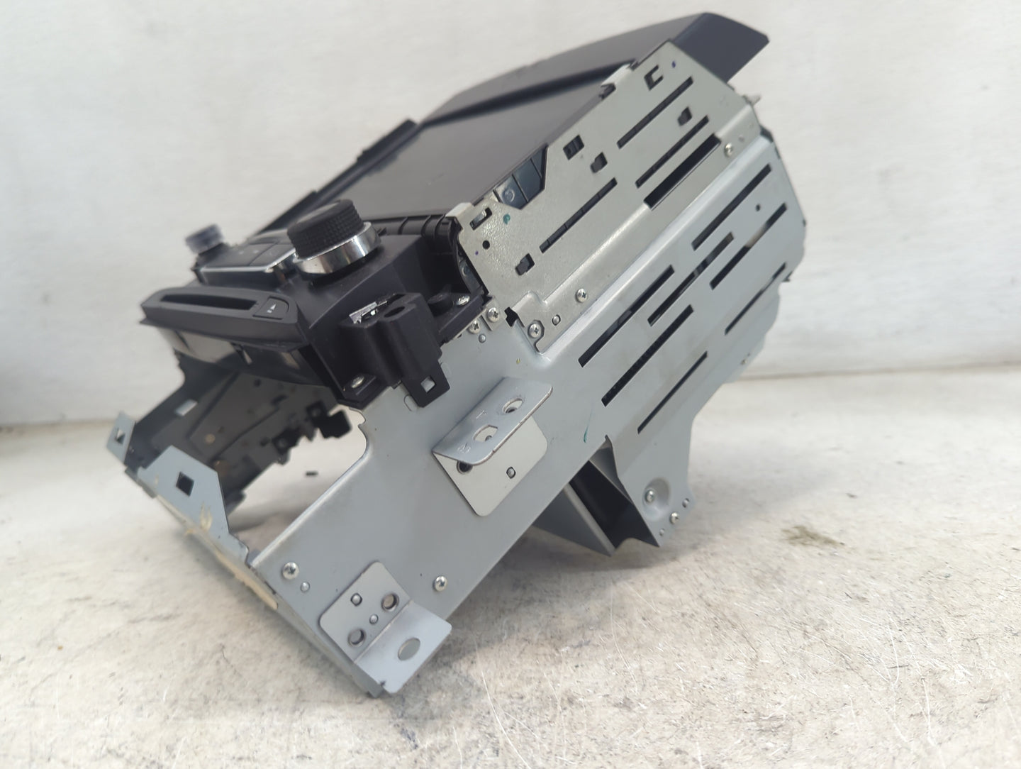 2014-2017 Chevrolet Impala Radio Control Panel 1468562 - Oemusedautoparts1.com