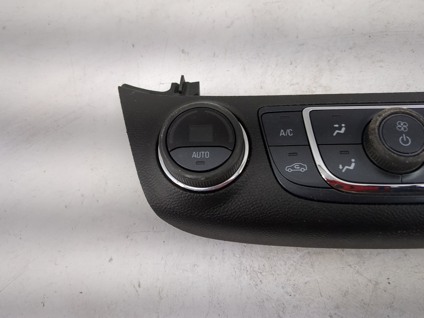 2014-2020 Chevrolet Impala Climate Control Module Temperature AC/Heater Replacement P/N:23453509 QFGM207A Fits OEM Used Auto